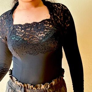 Vintage lace bodysuit. Made in Italy.